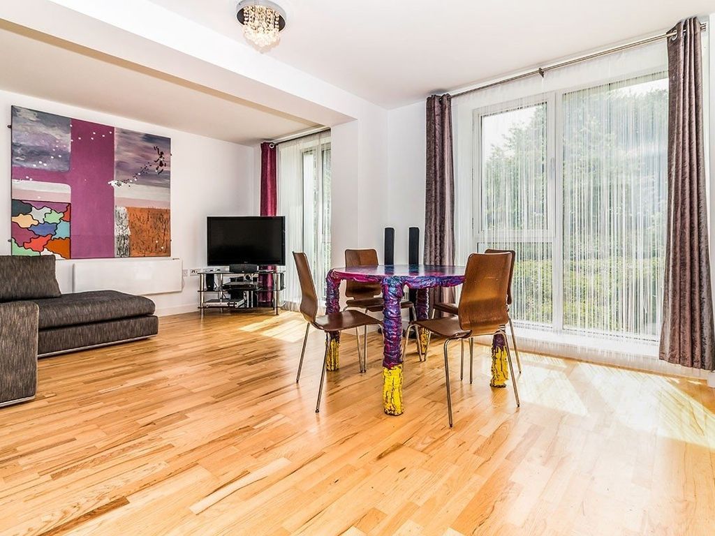 1 bed flat for sale in Dalton Street, Manchester M40, £120,000