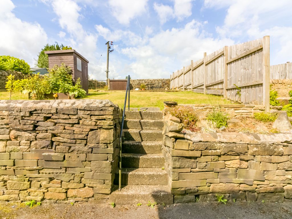3 bed end terrace house for sale in Highfields, Hinchliffe Mill, Holmfirth HD9, £250,000