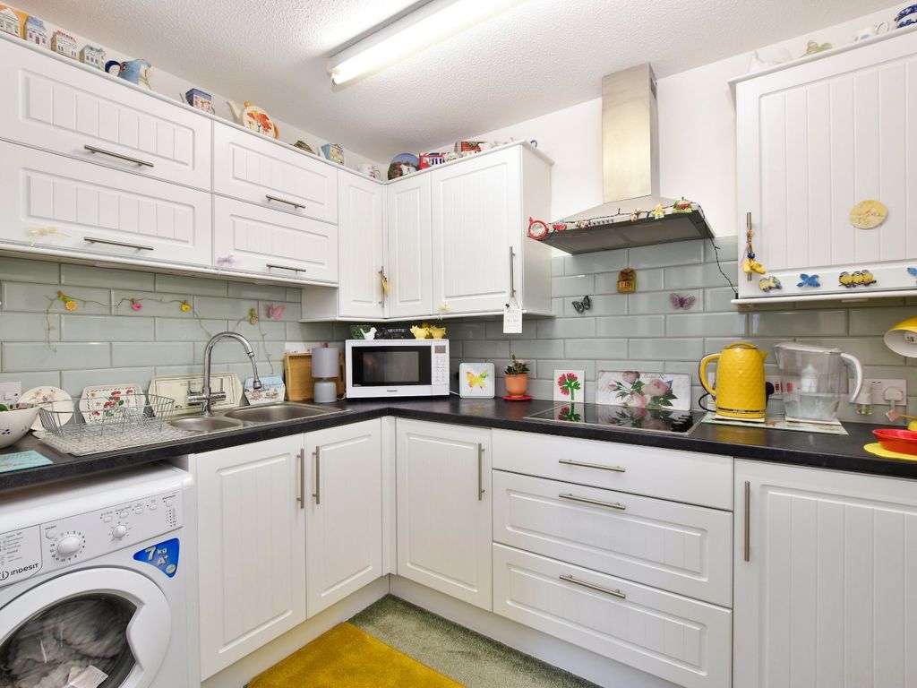 1 bed flat for sale in The Grange, High Street, Abbots Langley WD5, £200,000