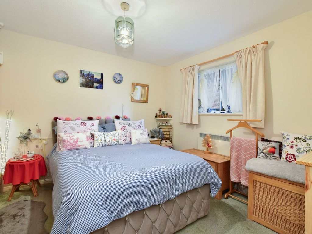 1 bed flat for sale in The Grange, High Street, Abbots Langley WD5, £200,000