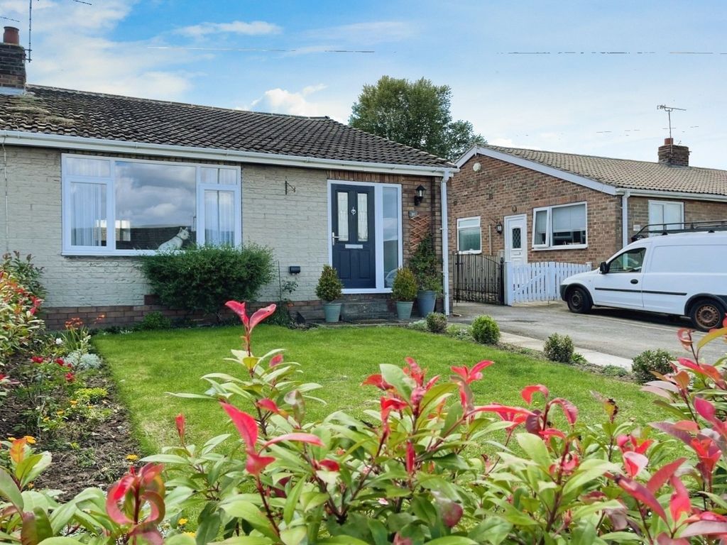 2 bed bungalow for sale in Orchard Way, Thorpe Willoughby, Selby, North Yorkshire YO8, £210,000