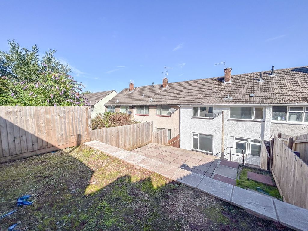 3 bed terraced house for sale in Lea Close, Bettws NP20, £160,000