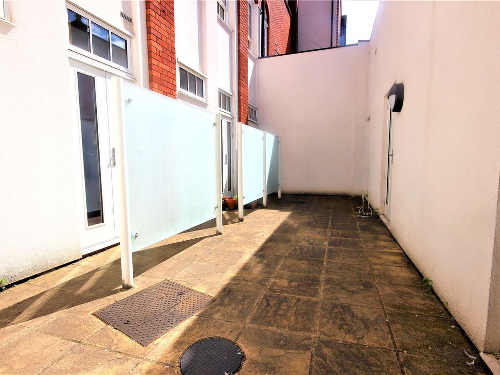 1 bed flat for sale in Braggs Lane, Bristol BS2, £235,000