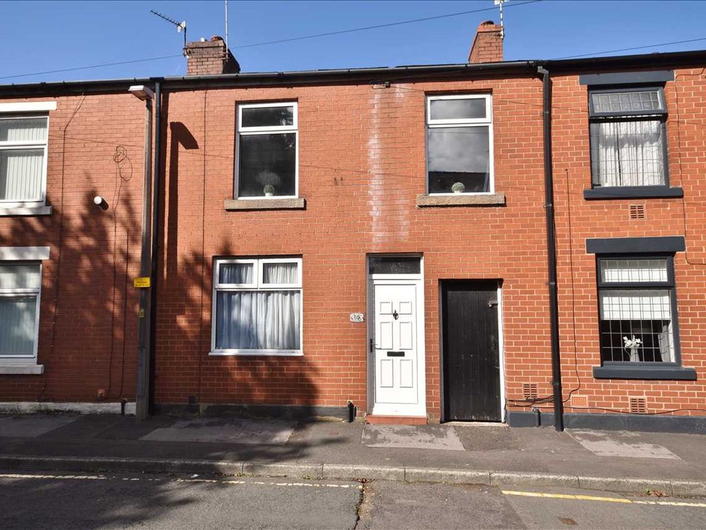 3 bed terraced house for sale in Oxford Street, Chorley PR7, £125,000