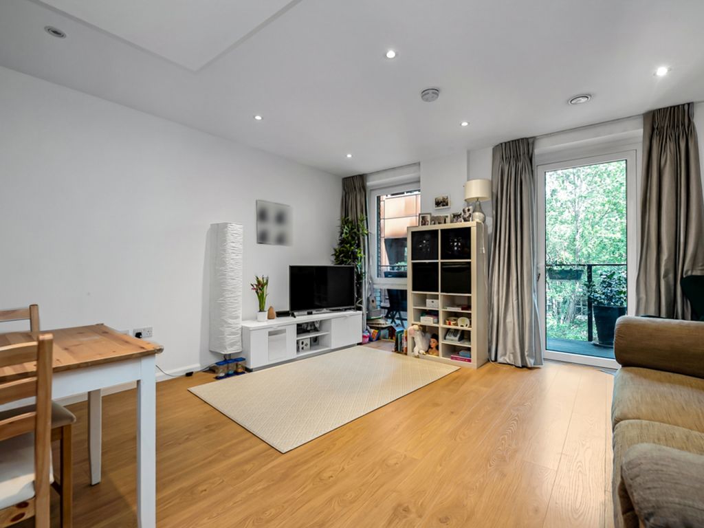 2 bed flat for sale in The Saddler Building, Wharf Road, London N1, £213,750