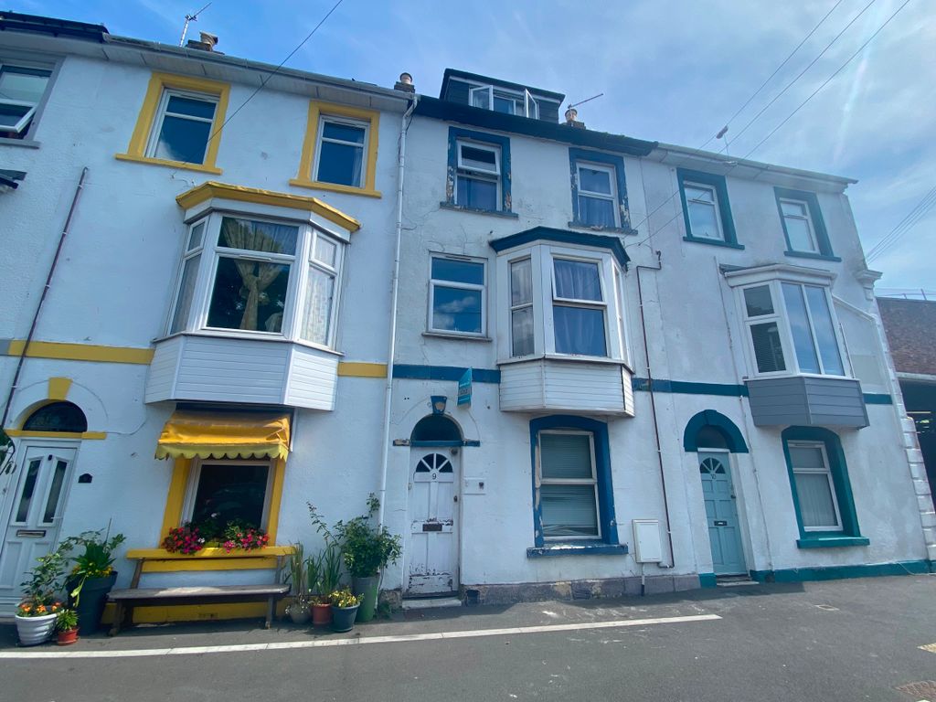 2 bed flat for sale in Commercial Road, Weymouth DT4, £120,000