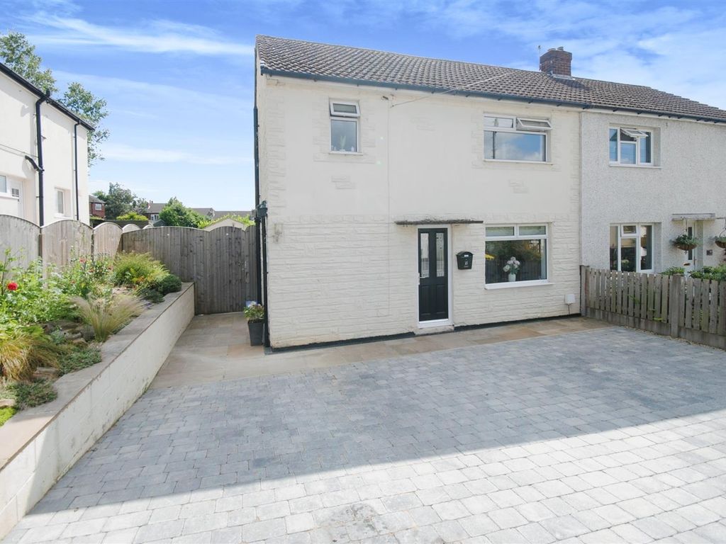 3 bed semi-detached house for sale in The Mount, Kippax, Leeds LS25, £220,000