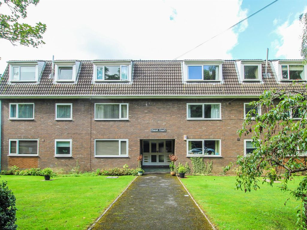 2 bed flat for sale in Chevet Court, Sandal, Wakefield WF2, £249,000