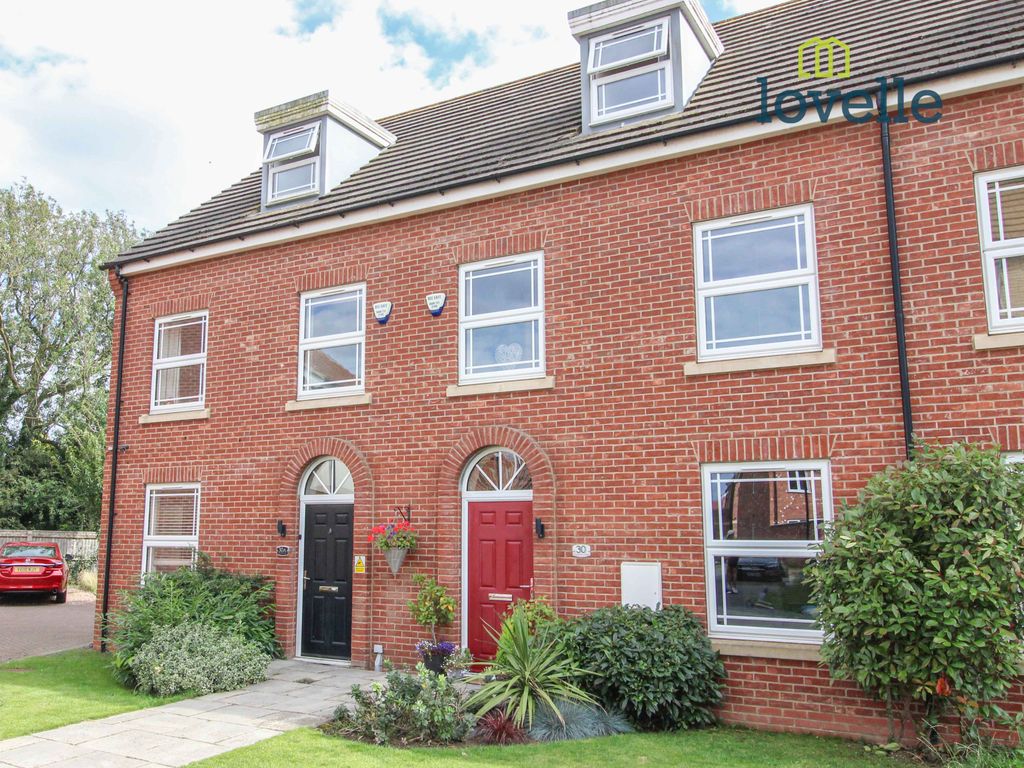 4 bed town house for sale in Pasture Lane, Scartho Top, Grimsby DN33, £219,950