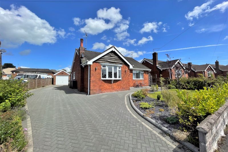 3 bed detached bungalow for sale in Menai Drive, Knypersley, Biddulph ST8, £290,000