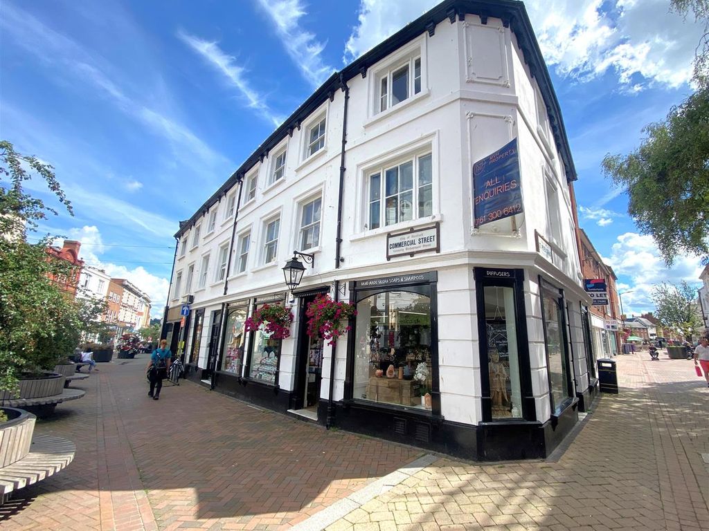 2 bed flat for sale in Commercial Street, Hereford HR1, £150,000