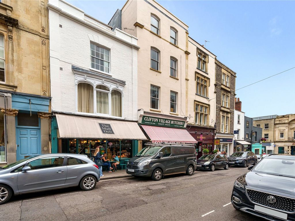 2 bed flat for sale in The Mall, Bristol BS8, £325,000