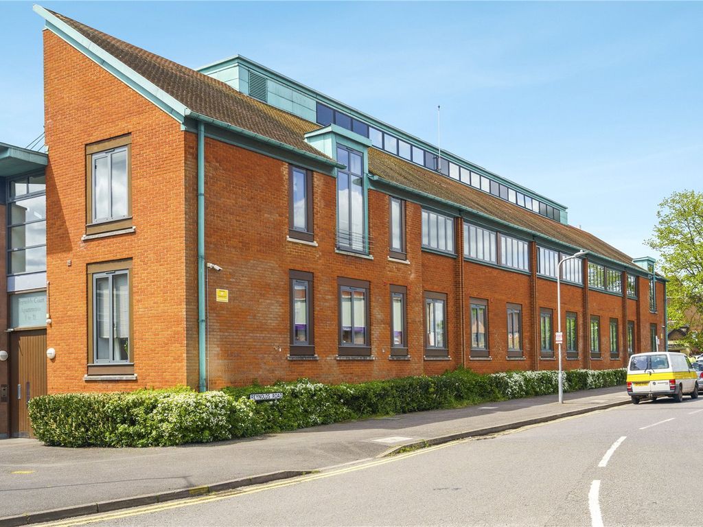 1 bed flat for sale in Baring Road, Beaconsfield HP9, £275,000