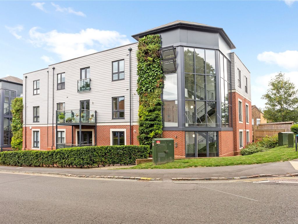 1 bed flat for sale in Deanfield Avenue, Henley-On-Thames RG9, £100,500