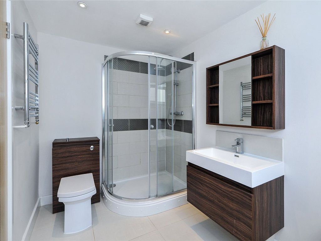 2 bed flat for sale in Wellsway, Bath BA2, £315,000
