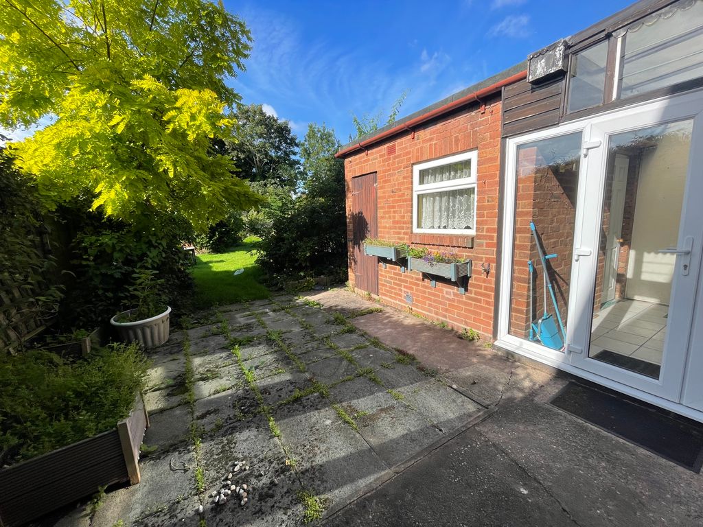 3 bed semi-detached house for sale in Wolverley Road, Solihull B92, £295,000