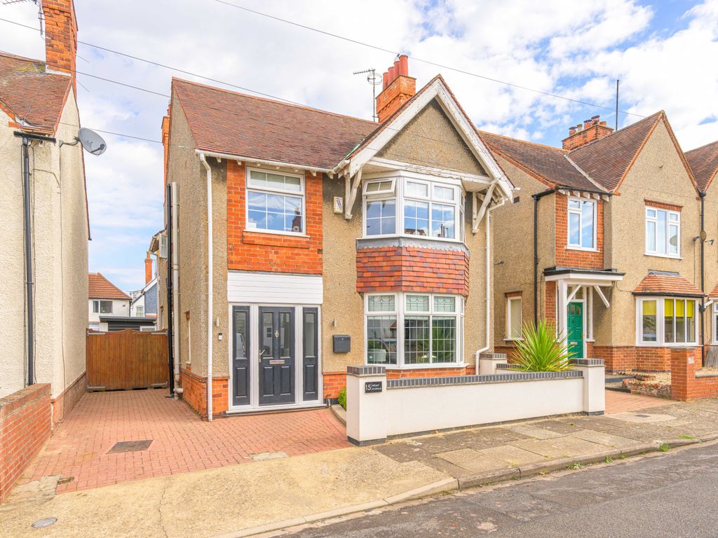 4 bed detached house for sale in Albert Avenue, Skegness PE25, £325,000