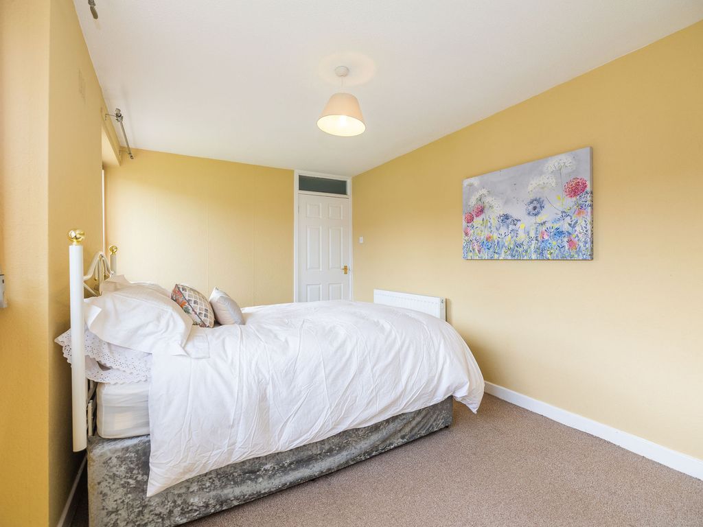 2 bed end terrace house for sale in Ferniehill Gardens, Edinburgh EH17, £180,000