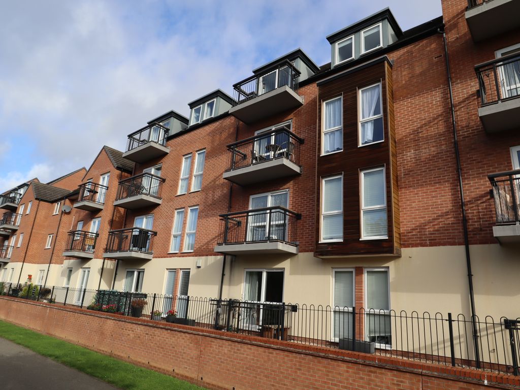 2 bed flat for sale in Angelica Road, Lincoln LN1, £155,000