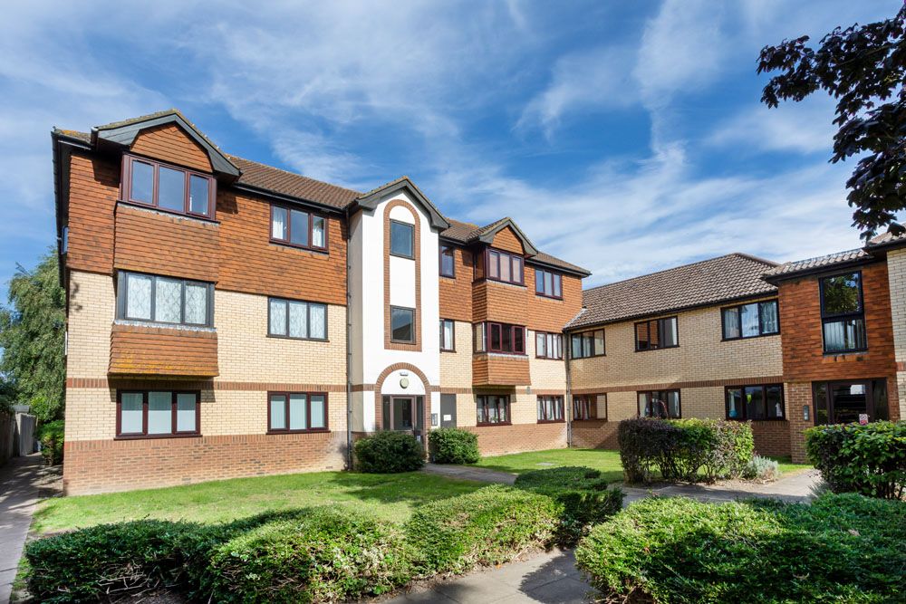 1 bed flat for sale in Nutfield Close, Carshalton, Surrey SM5, £205,000
