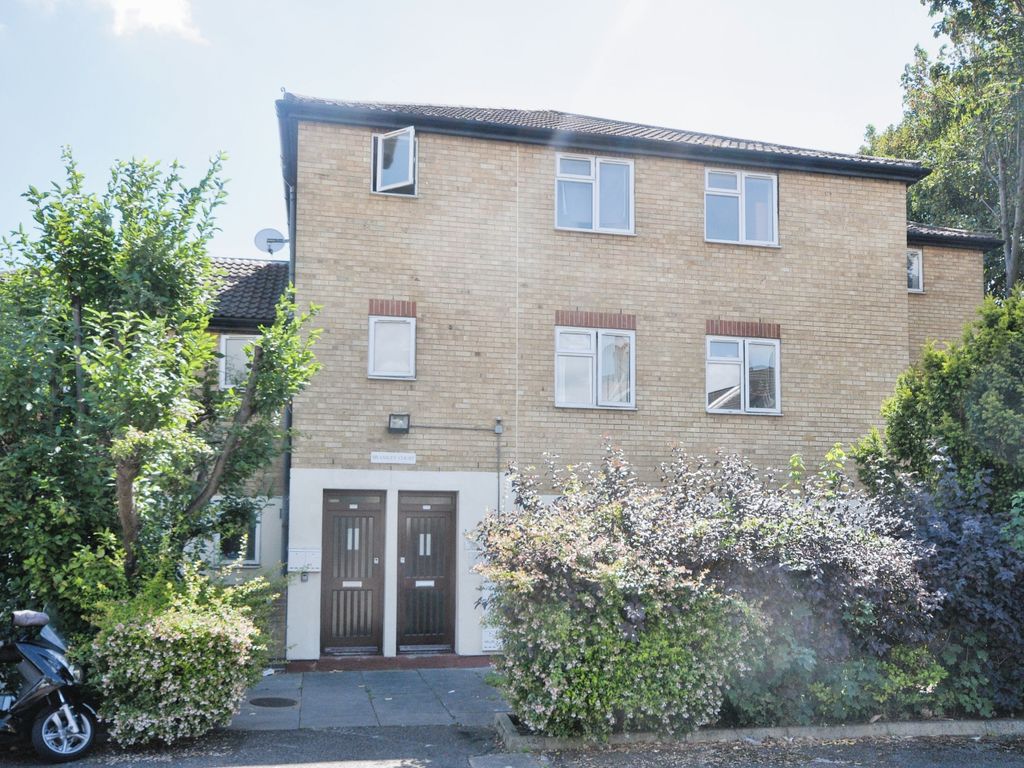 2 bed flat for sale in Bramley Court, Knowles Hill Crescent, London SE13, £280,000