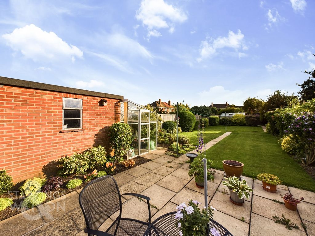 3 bed terraced house for sale in Lakenham Road, Norwich NR4, £230,000