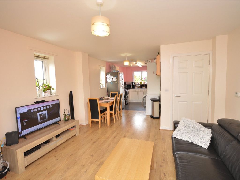 2 bed flat for sale in Holbeck Moor Road, Leeds, West Yorkshire LS11, £134,995