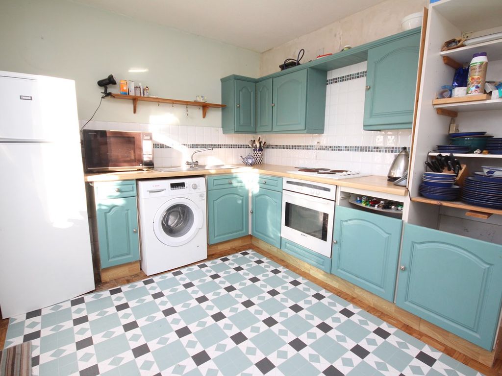 2 bed terraced house for sale in Sanderling Close, Letchworth Garden City SG6, £260,000