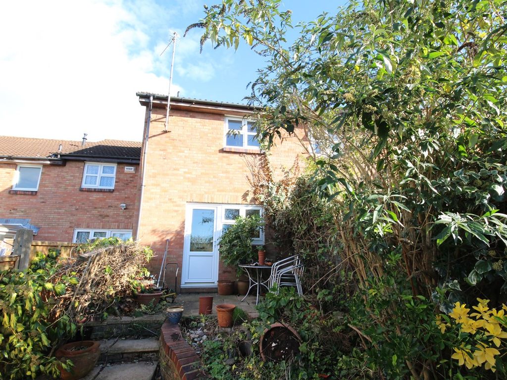 2 bed terraced house for sale in Sanderling Close, Letchworth Garden City SG6, £260,000