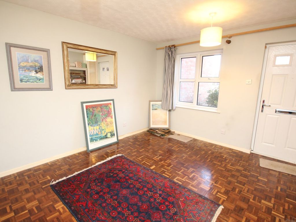 2 bed terraced house for sale in Sanderling Close, Letchworth Garden City SG6, £260,000