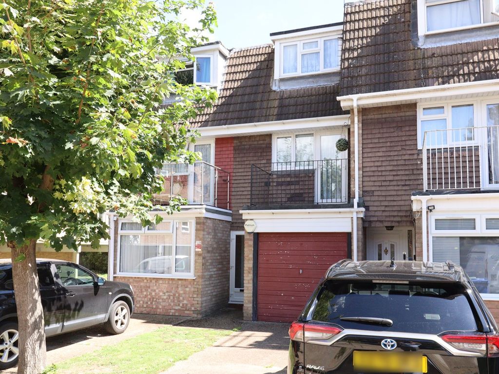 3 bed terraced house for sale in Peartree Close, South Ockendon RM15, £315,000