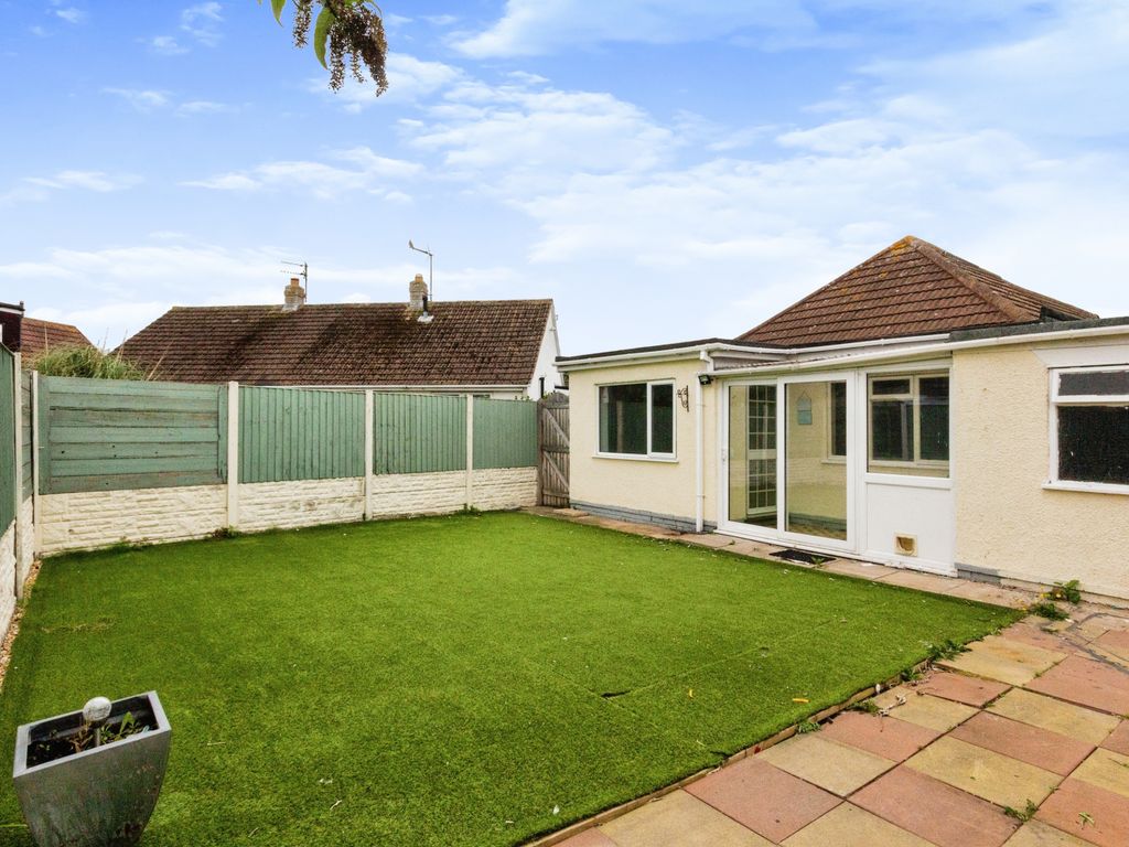 2 bed bungalow for sale in Beverley Drive, Prestatyn LL19, £160,000