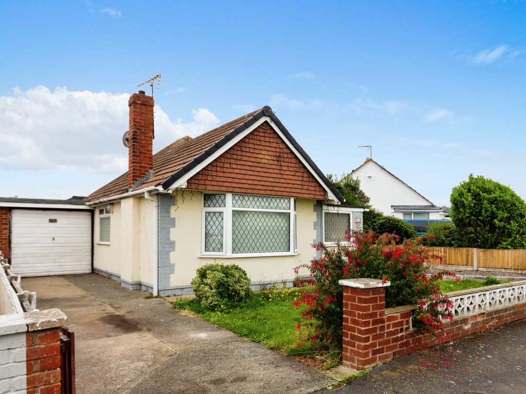 2 bed bungalow for sale in Beverley Drive, Prestatyn LL19, £160,000