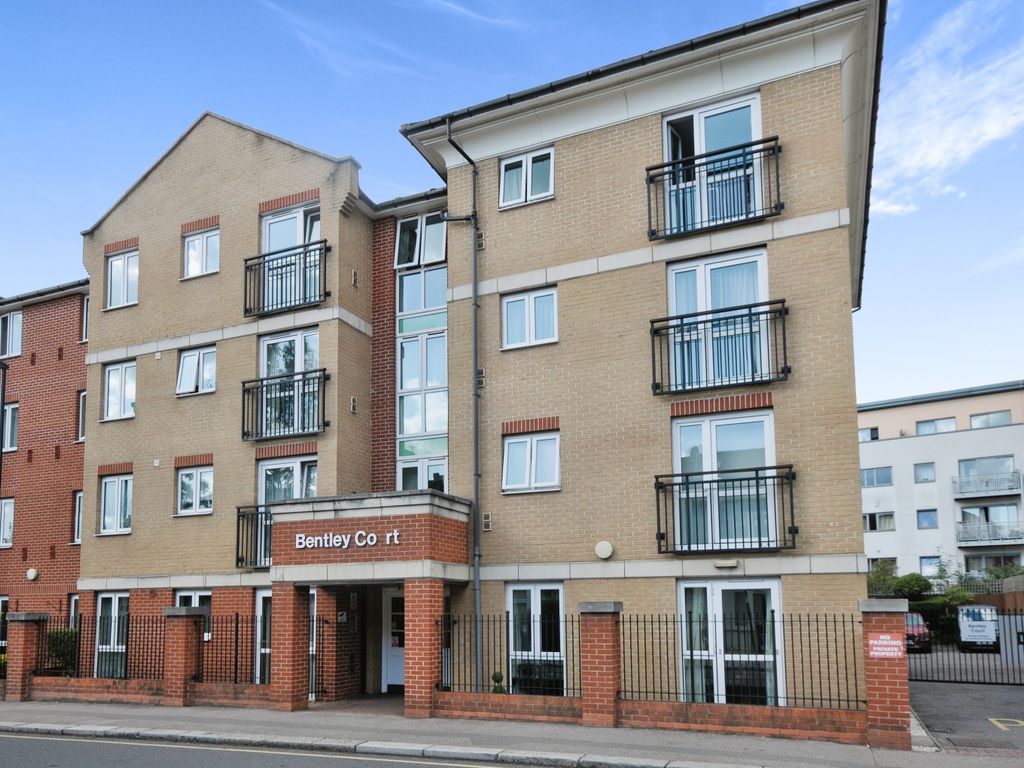 2 bed flat for sale in Bentley Court, Whitburn Road, London SE13, £210,000