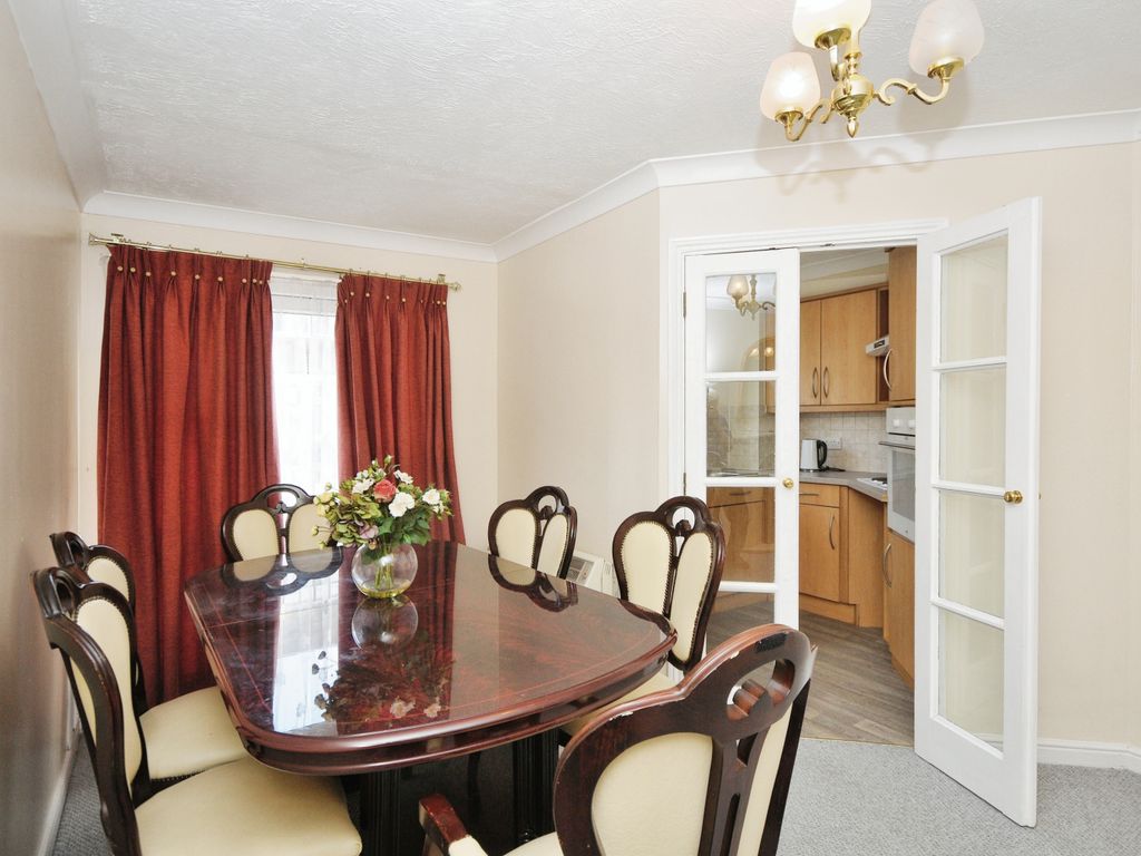 2 bed flat for sale in Bentley Court, Whitburn Road, London SE13, £210,000