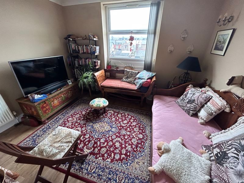 1 bed flat for sale in Queens Road, Llandudno LL30, £100,000