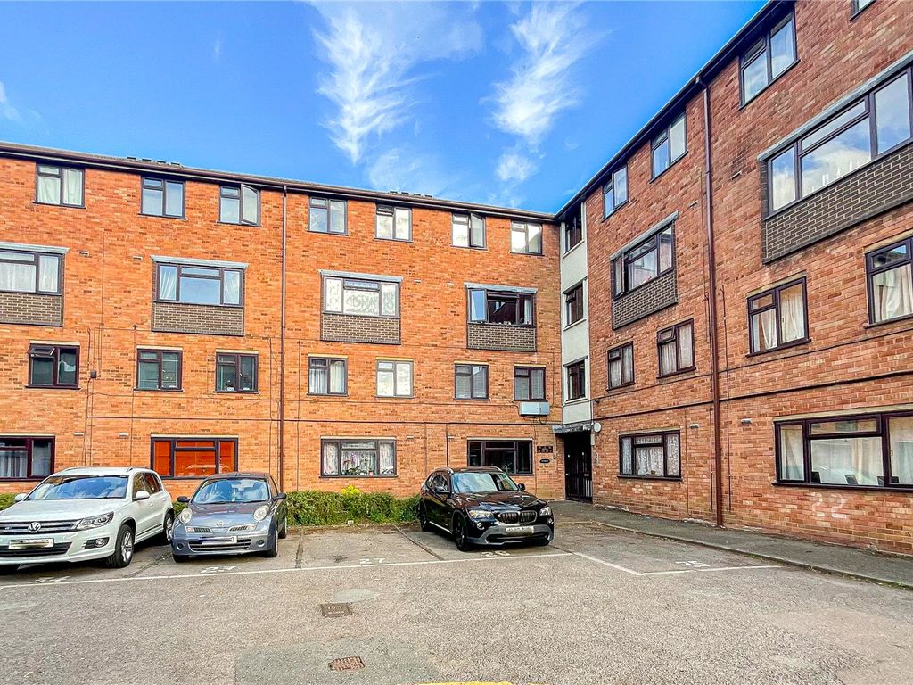 2 bed flat for sale in Moor Lane, Tamworth, Staffordshire B77, £130,000