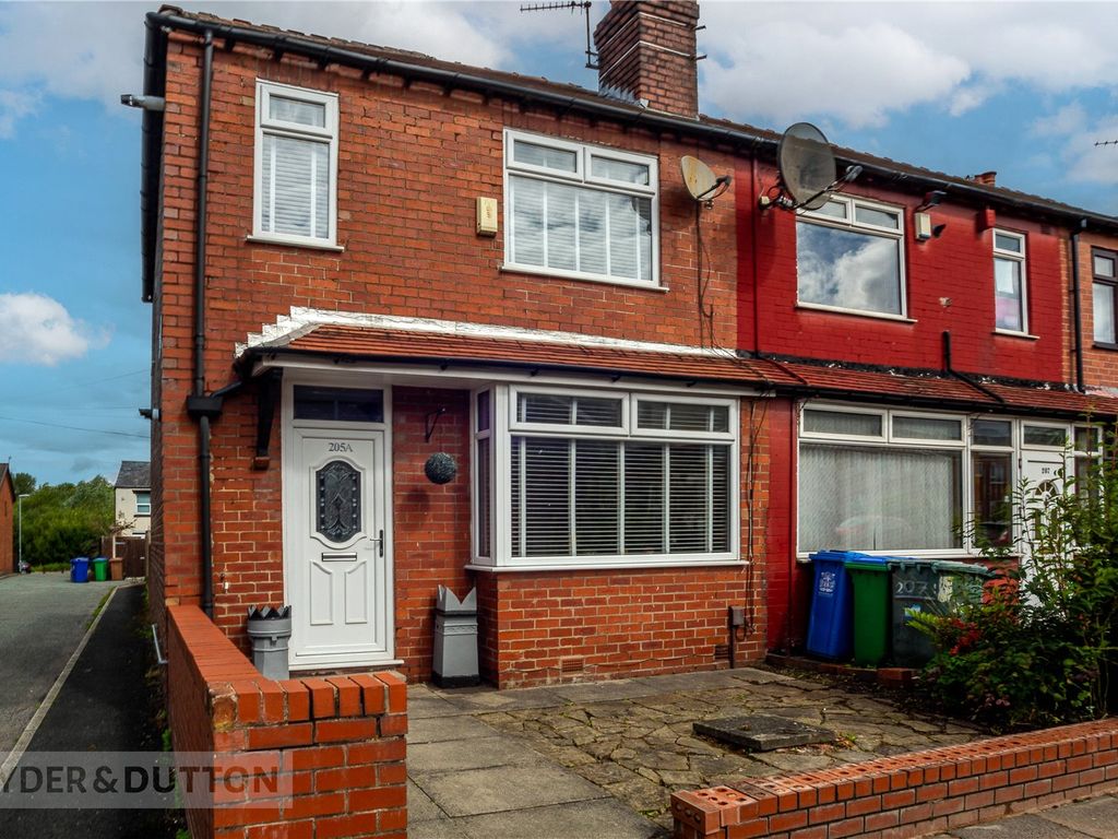 3 bed end terrace house for sale in Oldham Road, Middleton, Manchester M24, £165,000