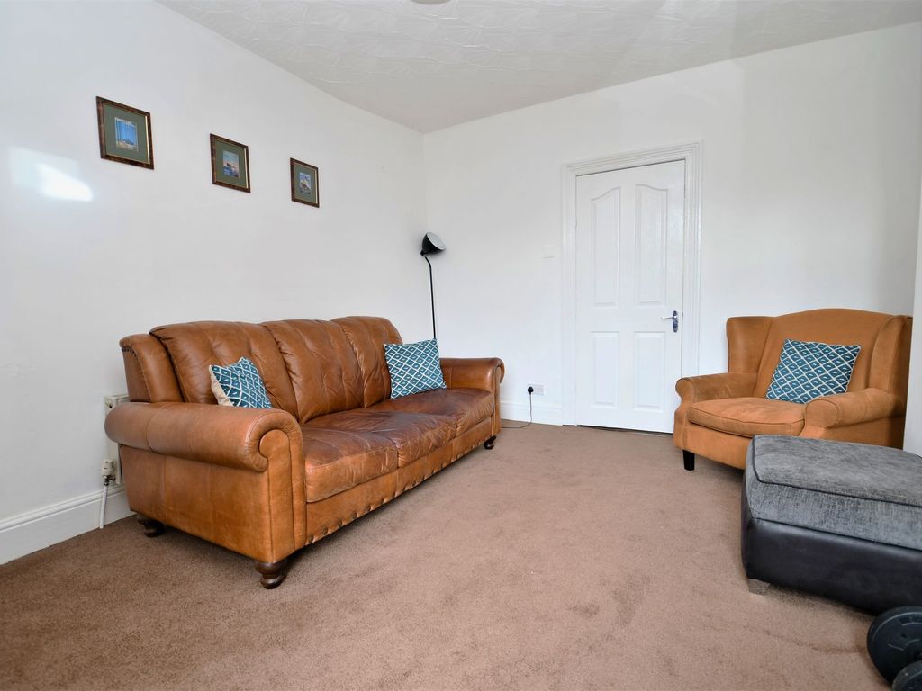 2 bed flat for sale in Liverpool Road, Eccles M30, £100,000