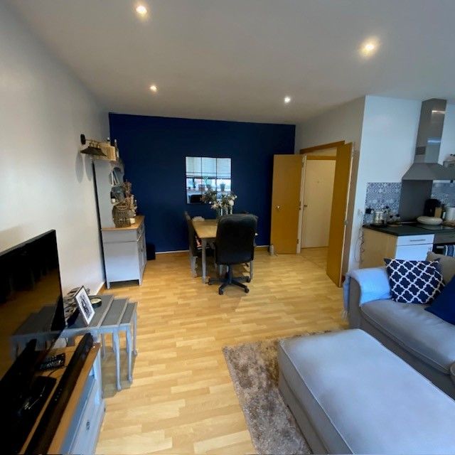 2 bed flat for sale in Newhall Street, Birmingham B3, £225,000