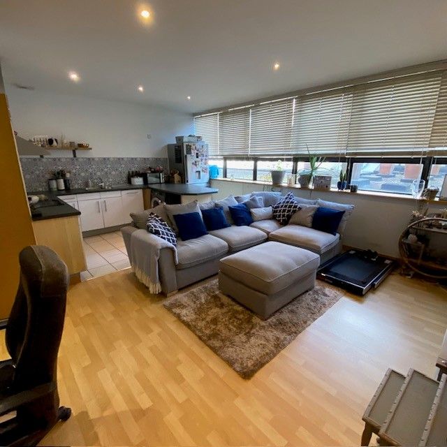 2 bed flat for sale in Newhall Street, Birmingham B3, £225,000