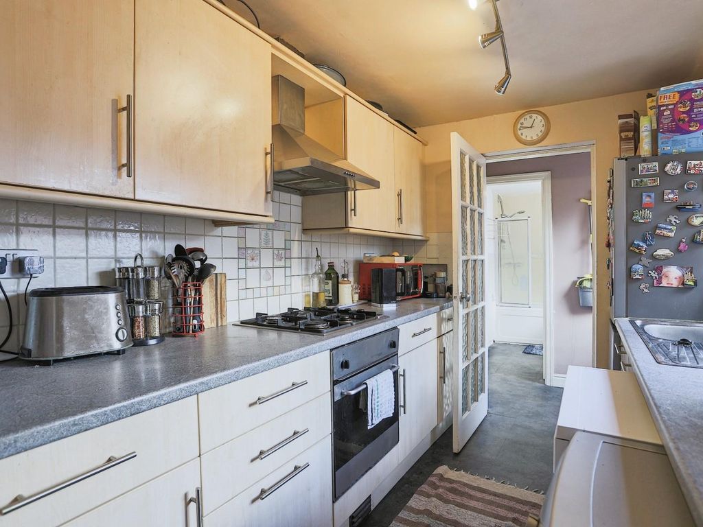 2 bed terraced house for sale in Sutherland Street, York YO23, £230,000