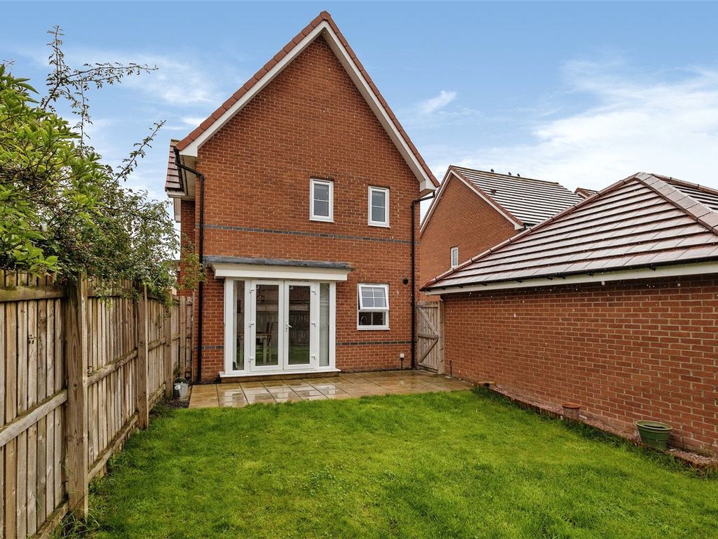 3 bed detached house for sale in Mallard Drive, Yarm, Durham TS15, £260,000