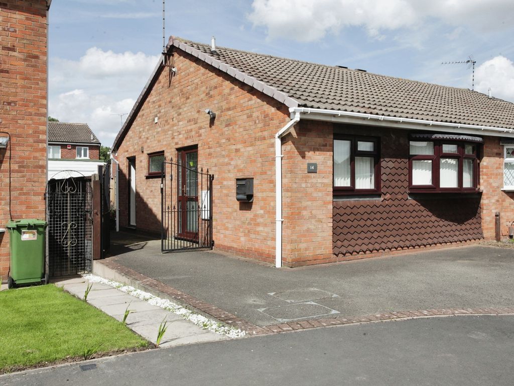 2 bed bungalow for sale in Ilford Close, Bedworth CV12, £220,000