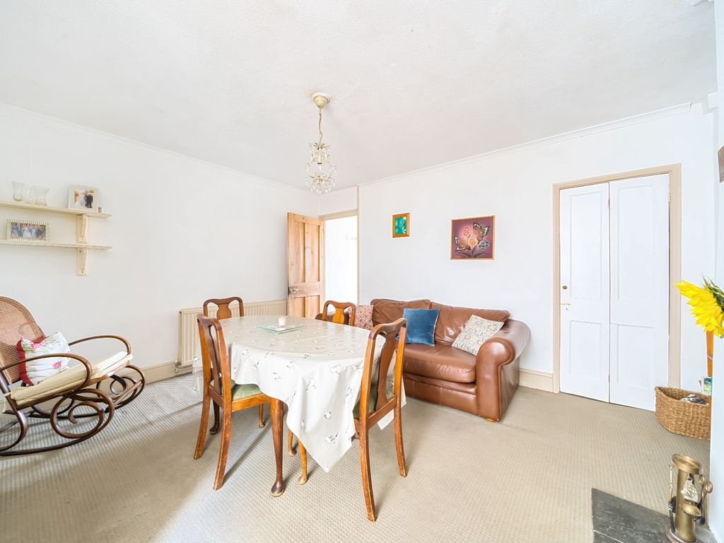 3 bed end terrace house for sale in Vigo Road, Andover SP10, £292,500