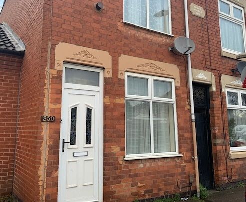 3 bed terraced house for sale in Beaumanor Road, Leicester LE4, £180,000