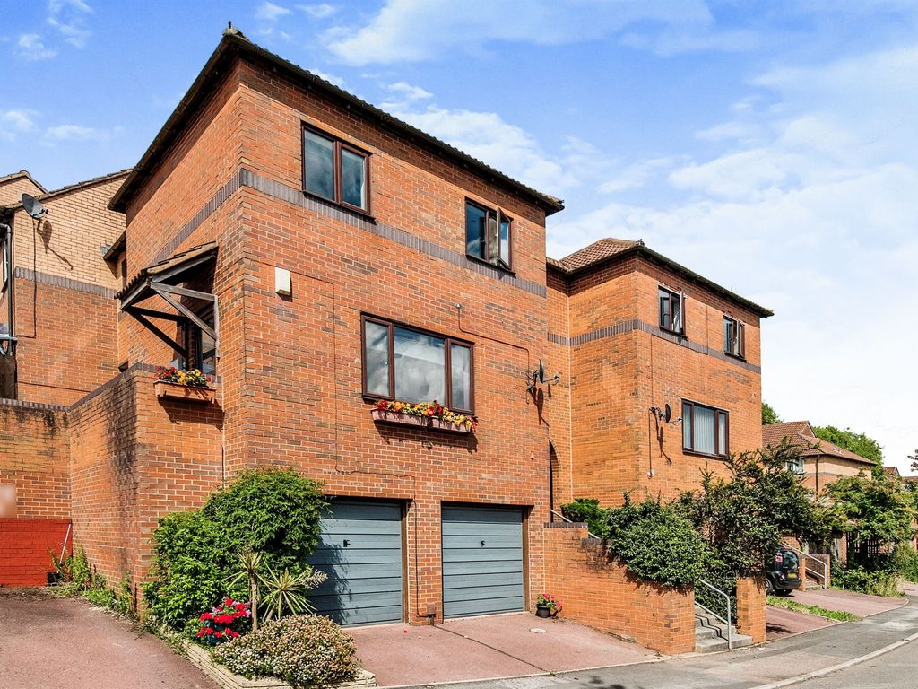 3 bed town house for sale in Farm Hill, Exeter EX4, £210,000