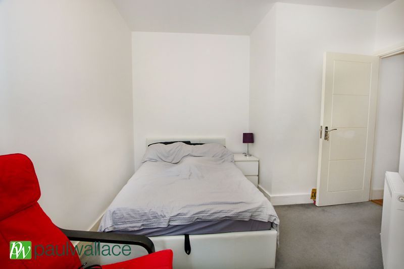 2 bed flat for sale in Eleanor Cross Road, Waltham Cross EN8, £239,995