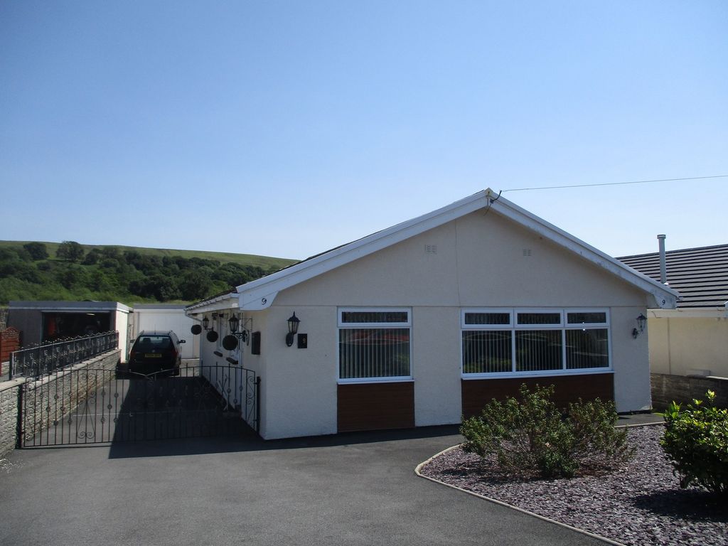 2 bed detached bungalow for sale in Waun Gyrlais, Ystradgynlais, Swansea. SA9, £260,000