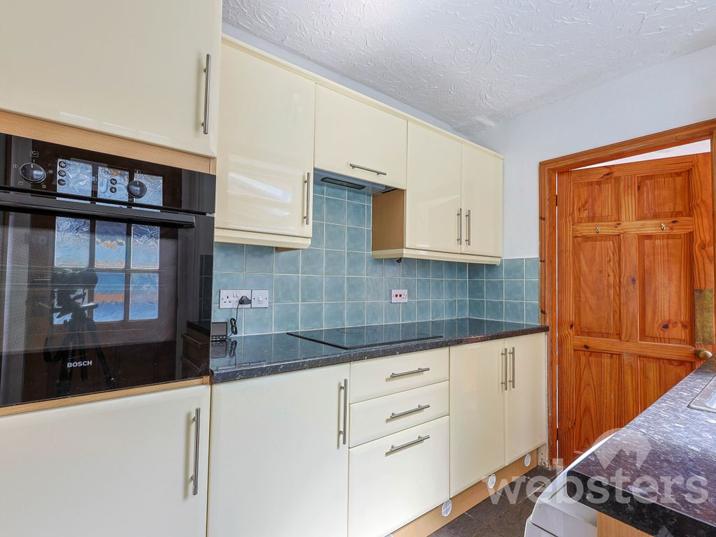 3 bed end terrace house for sale in Connaught Road, Norwich NR2, £240,000